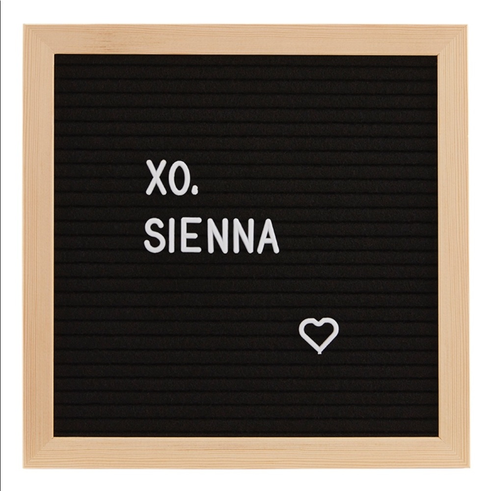 NIB Felt Message Board XO, Sienna